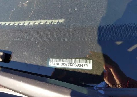 2019 Dodge Grand Caravan Sxt z USA, uszkodzony, nr VIN 2C4RDGCG2KR693479